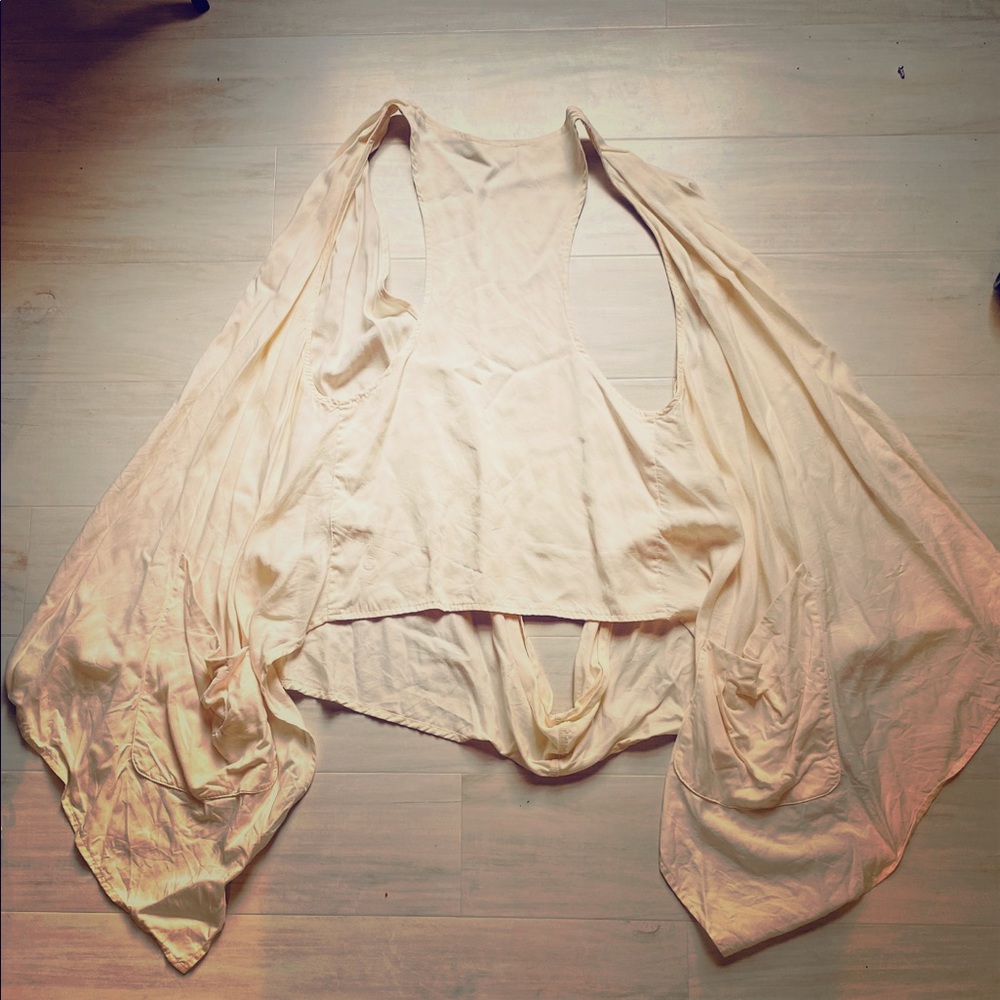 Lululemon wrap vest size 6